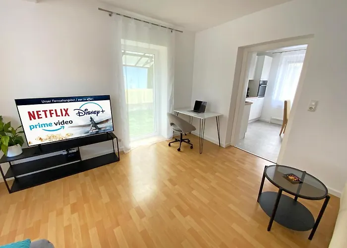 Jacky & Daniel's 1 *